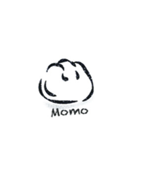 Eine Zeichnung von einer Teigtasche, darunter steht die Aufschrift "MOMO".